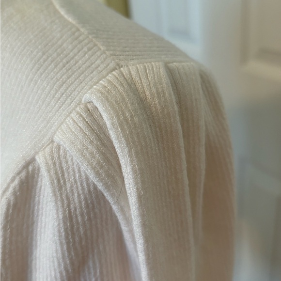 A NEW DAY Off White V-Neck Sweater With Pleated Shoulders Size Small - Picture 7 of 7